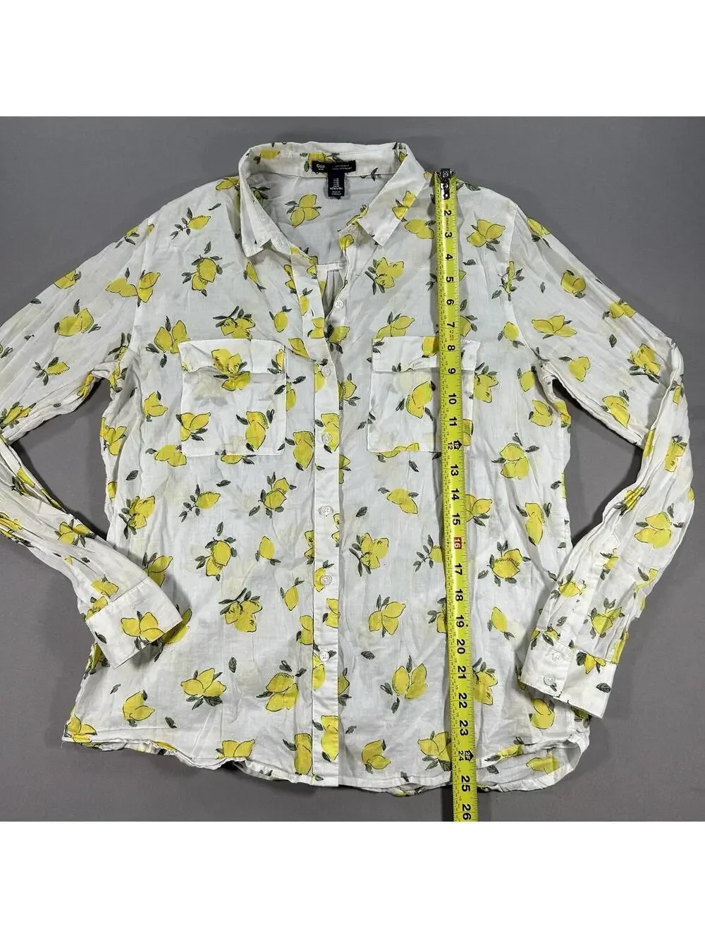 Gap Women's Boyfriend Fit Button Up White Lemon shirt blouse Size Medium - Picture 5 of 7